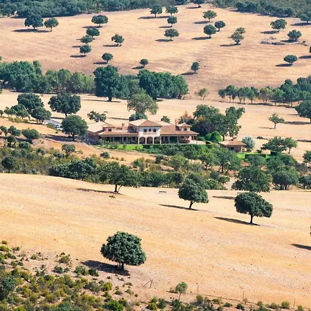 El Piruetano Villa *